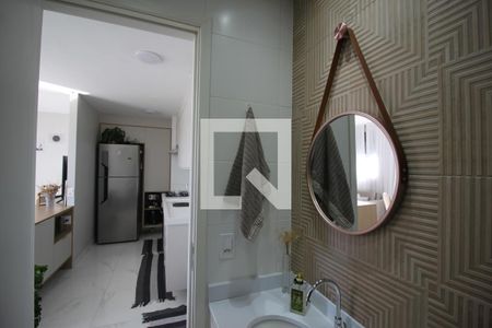Banheiro de apartamento à venda com 1 quarto, 34m² em Jurubatuba, São Paulo