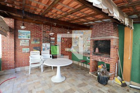 Apartamento para alugar com 176m², 3 quartos e 1 vaga Apartamento para alugar com 176m², 3 quartos e 1 vagaChurrasqueira
