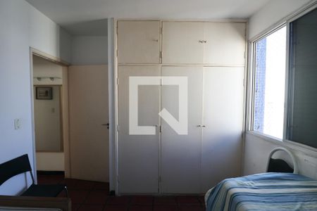 Apartamento para alugar com 176m², 3 quartos e 1 vaga Apartamento para alugar com 176m², 3 quartos e 1 vagaQuarto