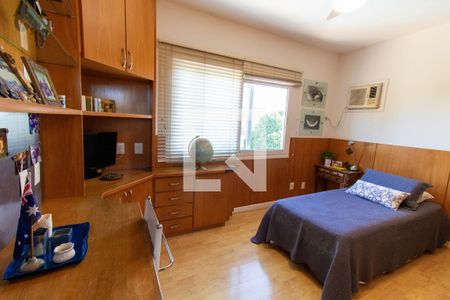 Casa de condomínio à venda com 600m², 5 quartos e 2 vagas