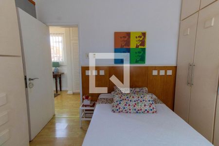 Casa de condomínio à venda com 600m², 5 quartos e 2 vagas