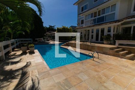 Casa de condomínio à venda com 600m², 5 quartos e 2 vagas