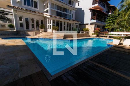 Casa de condomínio à venda com 600m², 5 quartos e 2 vagas