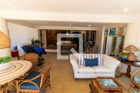 Casa de condomínio à venda com 600m², 5 quartos e 2 vagas