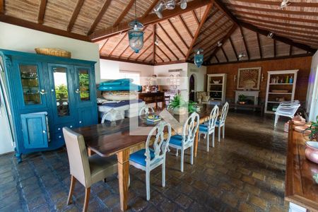 Casa de condomínio à venda com 600m², 5 quartos e 2 vagas