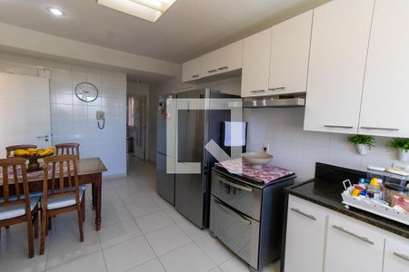 Casa de condomínio à venda com 600m², 5 quartos e 2 vagas