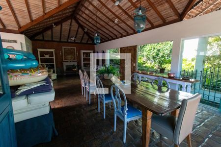 Casa de condomínio à venda com 600m², 5 quartos e 2 vagas