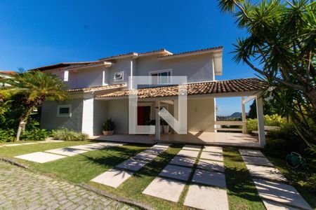 Casa de condomínio à venda com 600m², 5 quartos e 2 vagas