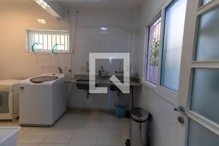 Casa de condomínio à venda com 600m², 5 quartos e 2 vagas