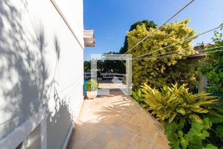 Casa de condomínio à venda com 600m², 5 quartos e 2 vagas