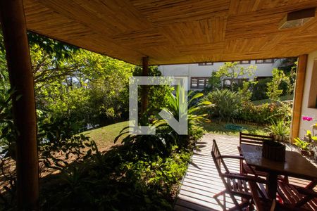 Casa de condomínio à venda com 600m², 5 quartos e 2 vagas