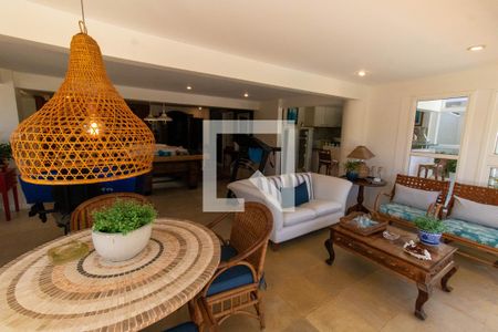 Casa de condomínio à venda com 600m², 5 quartos e 2 vagas