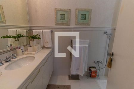 Casa de condomínio à venda com 600m², 5 quartos e 2 vagas