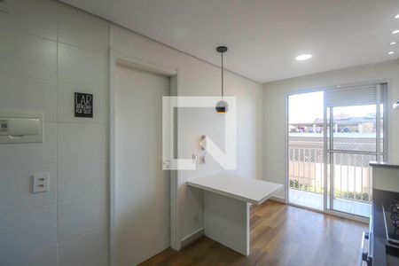 Sala/Cozinha de apartamento para alugar com 1 quarto, 28m² em Vila Ema, São Paulo