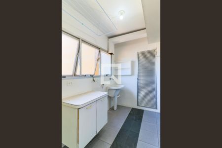 Apartamento à venda com 120m², 2 quartos e 1 vagaÁrea de Serviço