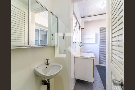 Apartamento à venda com 120m², 2 quartos e 1 vagaBanheiro de Serviço