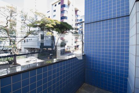 Apartamento para alugar com 156m², 3 quartos e 2 vagasSacada do Quarto 2