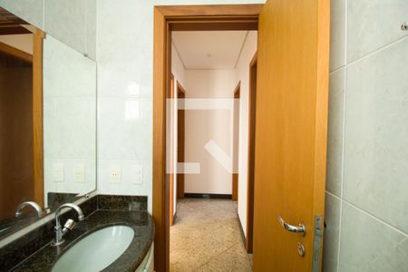 Apartamento para alugar com 156m², 3 quartos e 2 vagasBanheiro 