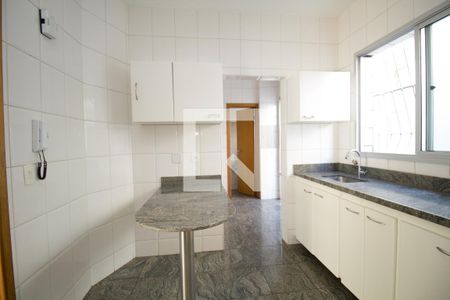 Apartamento para alugar com 156m², 3 quartos e 2 vagasCozinha