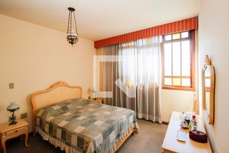 Casa para alugar com 385m², 3 quartos e 5 vagasSuíte