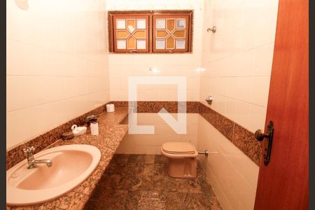 Casa para alugar com 385m², 3 quartos e 5 vagasLavabo