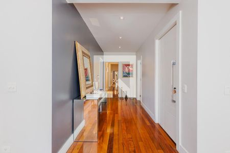 Apartamento à venda com 272m², 3 quartos e 2 vagasCorredor