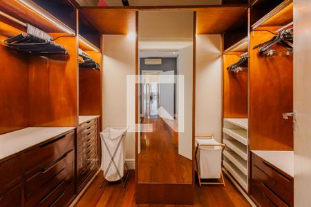 Apartamento à venda com 272m², 3 quartos e 2 vagasCloset da suíte