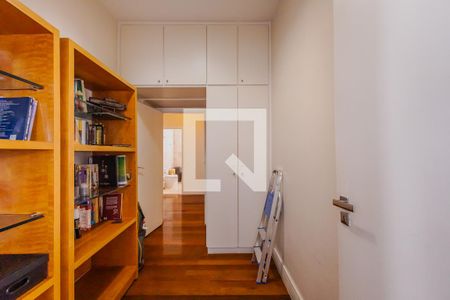 Apartamento à venda com 272m², 3 quartos e 2 vagasQuarto 3