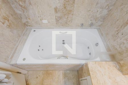 Apartamento à venda com 272m², 3 quartos e 2 vagasBanheiro da Suíte