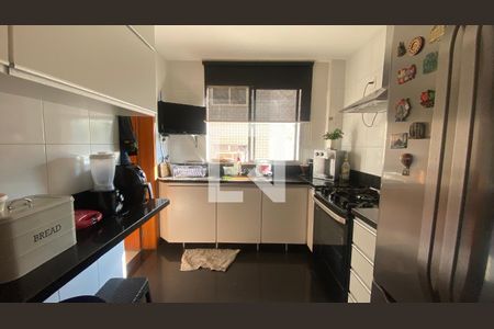 Apartamento à venda com 120m², 4 quartos e 2 vagas Apartamento à venda com 120m², 4 quartos e 2 vagasCozinha