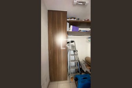 Apartamento à venda com 120m², 4 quartos e 2 vagas Apartamento à venda com 120m², 4 quartos e 2 vagasÁrea de Serviço