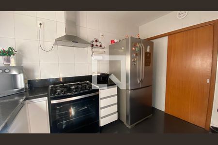 Apartamento à venda com 120m², 4 quartos e 2 vagas Apartamento à venda com 120m², 4 quartos e 2 vagasCozinha