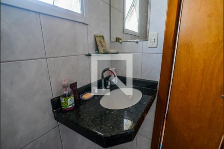 Casa à venda com 130m², 3 quartos e 4 vagasBanheiro da Suíte