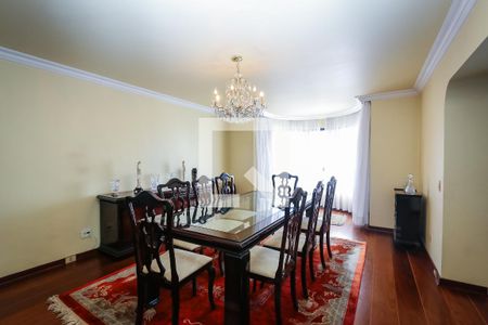 Apartamento à venda com 380m², 5 quartos e 4 vagas Apartamento à venda com 380m², 5 quartos e 4 vagasSala de Jantar