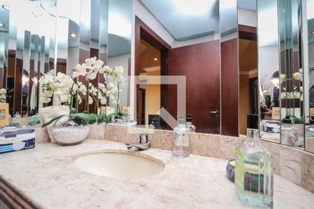 Apartamento à venda com 380m², 5 quartos e 4 vagas Apartamento à venda com 380m², 5 quartos e 4 vagasLavabo