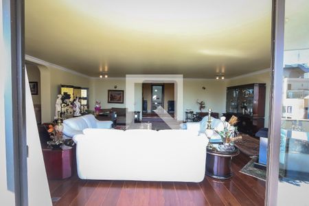 Apartamento à venda com 380m², 5 quartos e 4 vagas Apartamento à venda com 380m², 5 quartos e 4 vagasVaranda