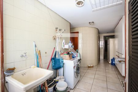 Apartamento à venda com 380m², 5 quartos e 4 vagas Apartamento à venda com 380m², 5 quartos e 4 vagasLavanderia