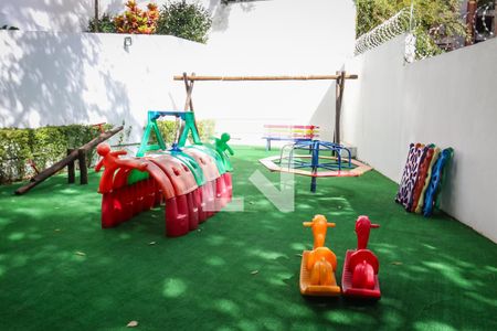 Apartamento à venda com 380m², 5 quartos e 4 vagas Apartamento à venda com 380m², 5 quartos e 4 vagasÁrea comum - Playground