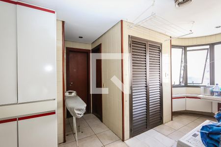 Apartamento à venda com 380m², 5 quartos e 4 vagas Apartamento à venda com 380m², 5 quartos e 4 vagasLavanderia