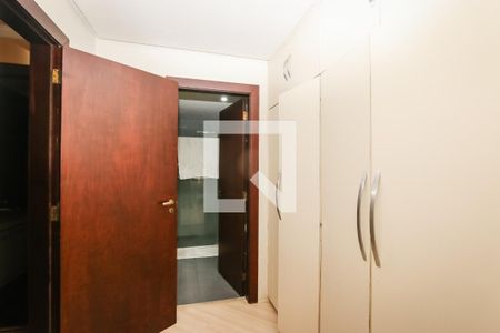 Apartamento à venda com 380m², 5 quartos e 4 vagas Apartamento à venda com 380m², 5 quartos e 4 vagasCloset da Suite 3