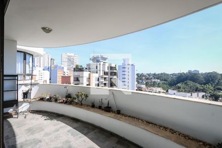 Apartamento à venda com 380m², 5 quartos e 4 vagas Apartamento à venda com 380m², 5 quartos e 4 vagasVaranda