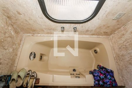 Apartamento à venda com 380m², 5 quartos e 4 vagas Apartamento à venda com 380m², 5 quartos e 4 vagasBanheiro Feminino da Suite Master