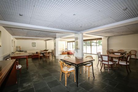 Apartamento à venda com 380m², 5 quartos e 4 vagas Apartamento à venda com 380m², 5 quartos e 4 vagasÁrea comum - Salão de festas