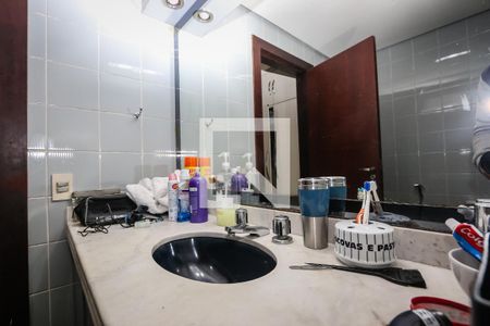 Apartamento à venda com 380m², 5 quartos e 4 vagas Apartamento à venda com 380m², 5 quartos e 4 vagasBanheiro da Suite 3