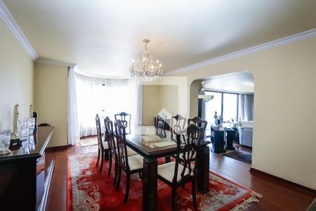 Apartamento à venda com 380m², 5 quartos e 4 vagas Apartamento à venda com 380m², 5 quartos e 4 vagasSala de Jantar