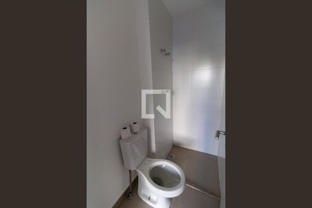 Banheiro de kitnet/studio para alugar com 1 quarto, 21m² em Perdizes, São Paulo