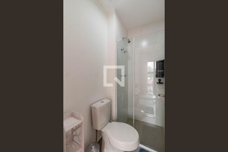 Banheiro de kitnet/studio para alugar com 1 quarto, 21m² em Perdizes, São Paulo