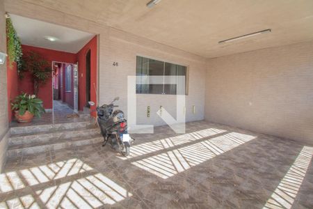 Garagem de casa à venda com 5 quartos, 230m² em Vila Divina Pastora, São Paulo