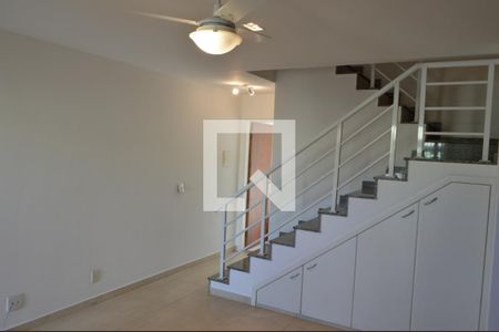 Sala de casa de condomínio para alugar com 3 quartos, 140m² em Pechincha, Rio de Janeiro