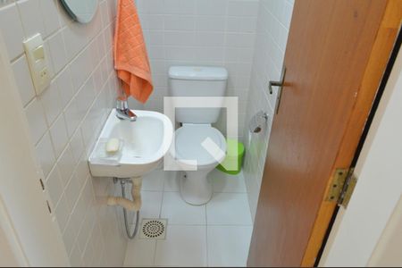 Casa de condomínio para alugar com 140m², 3 quartos e 1 vagaLavabo